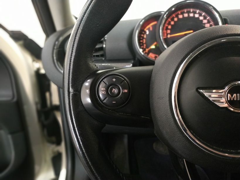 MINI MINI CLUBMAN F54 2016 - Photo n°20