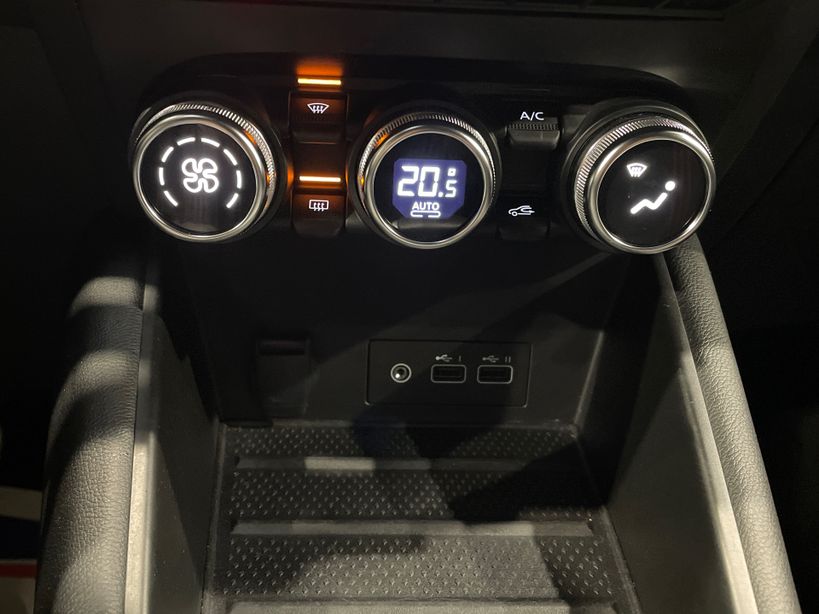 RENAULT CAPTUR 2023 - Photo n°18