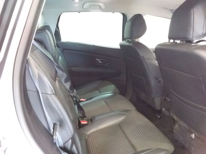RENAULT GRAND SCENIC IV 2020 - Photo n°9