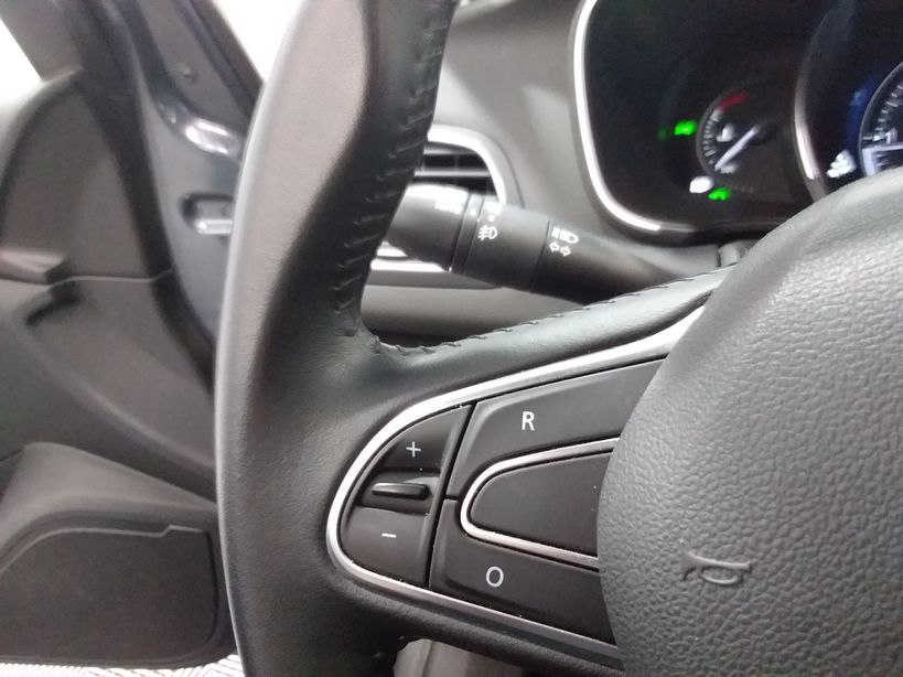 RENAULT MEGANE IV ESTATE BUSINESS 2019 - Photo n°20