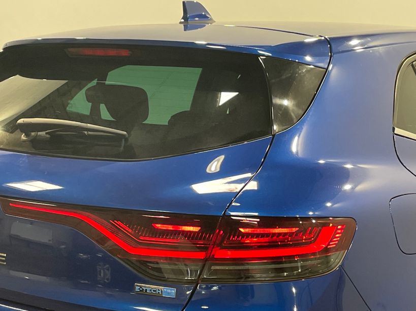 RENAULT MEGANE IV BERLINE 2022 - Photo n°8