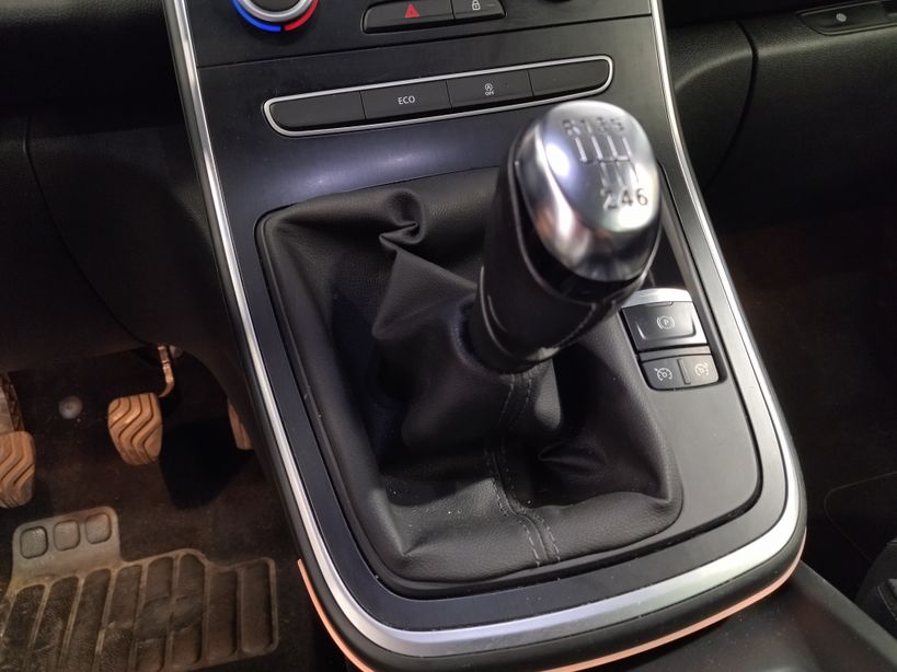 RENAULT SCENIC IV 2017 - Photo n°13