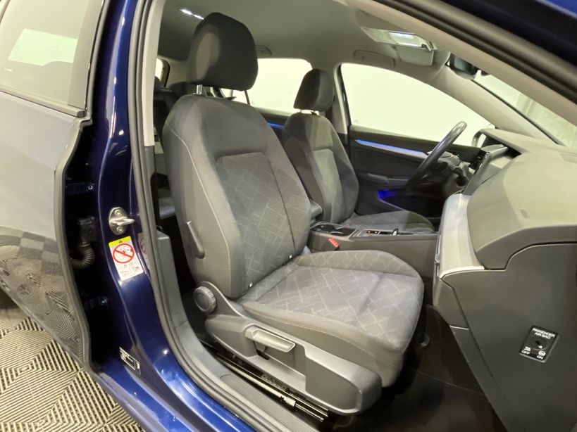 VOLKSWAGEN GOLF 2023 - Photo n°38