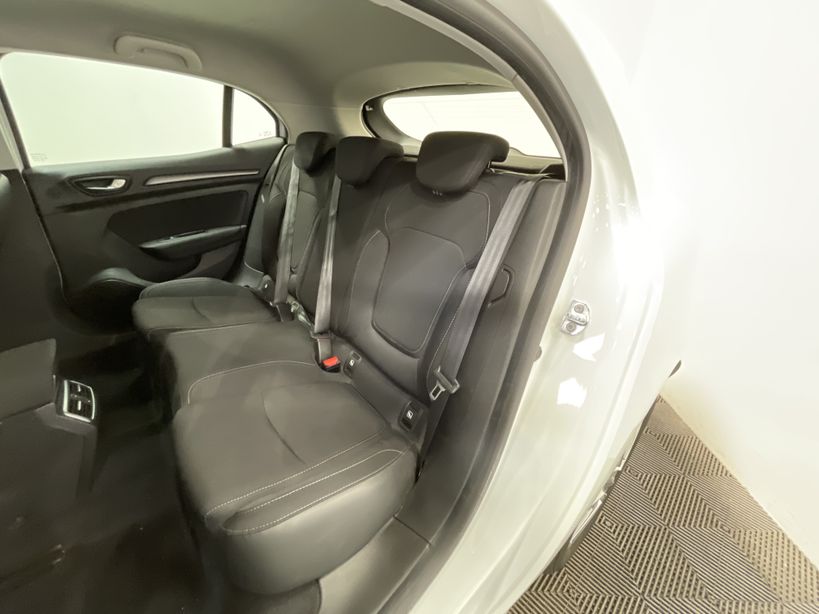 RENAULT MEGANE IV BERLINE 2021 - Photo n°10