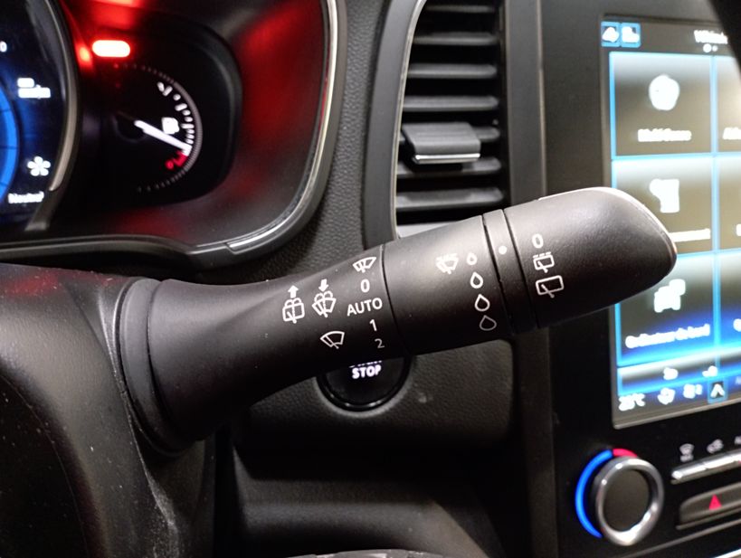 RENAULT MEGANE IV BERLINE 2020 - Photo n°25