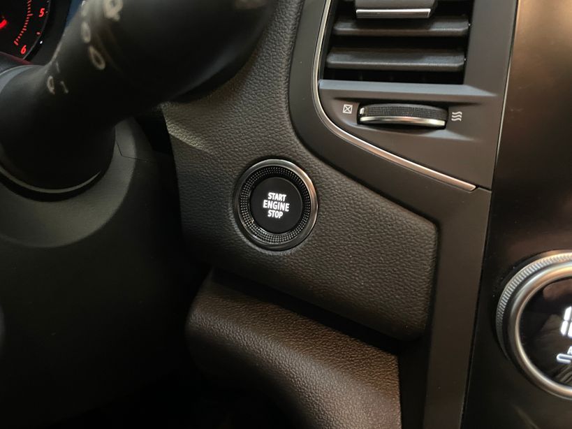 RENAULT MEGANE IV BERLINE 2022 - Photo n°32