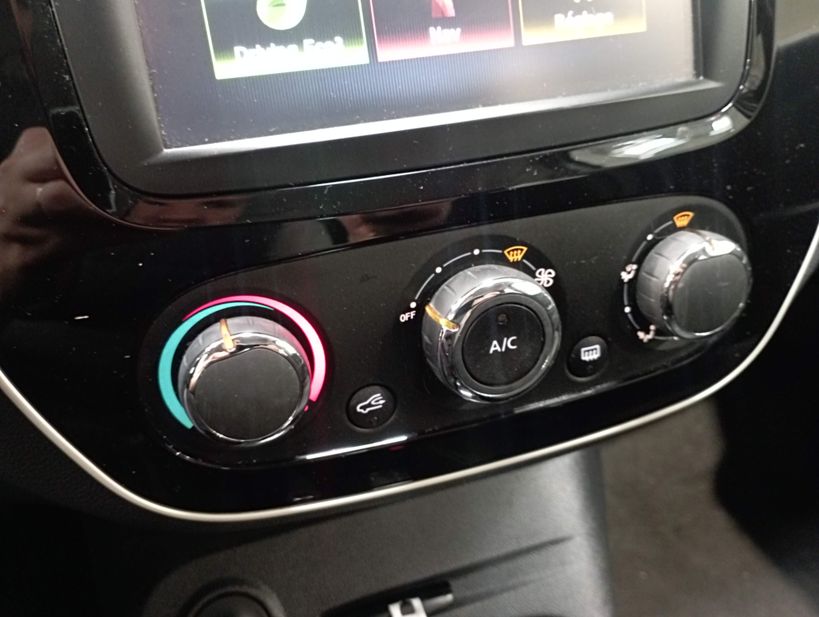 RENAULT CAPTUR 2018 - Photo n°21