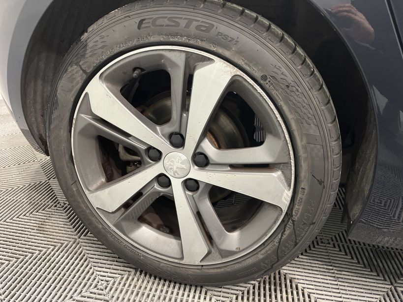 PEUGEOT 308 2018 - Photo n°1