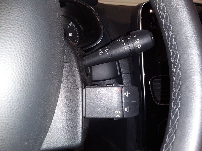 RENAULT CLIO IV BUSINESS 2017 - Photo n°15