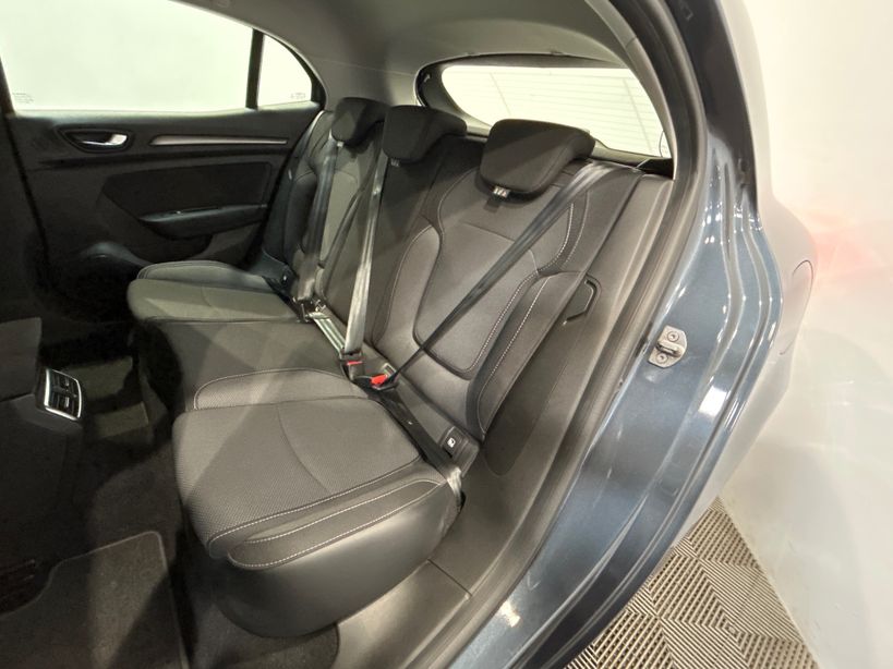 RENAULT MEGANE IV BERLINE 2023 - Photo n°10