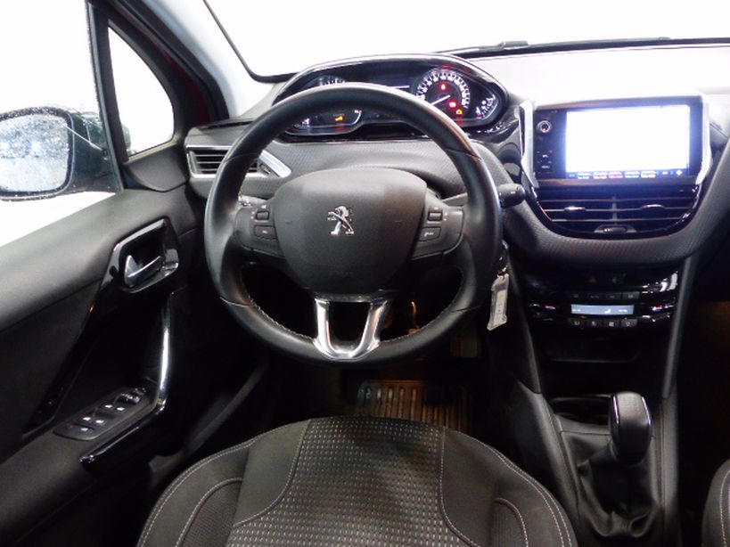 PEUGEOT 208 2018 - Photo n°6