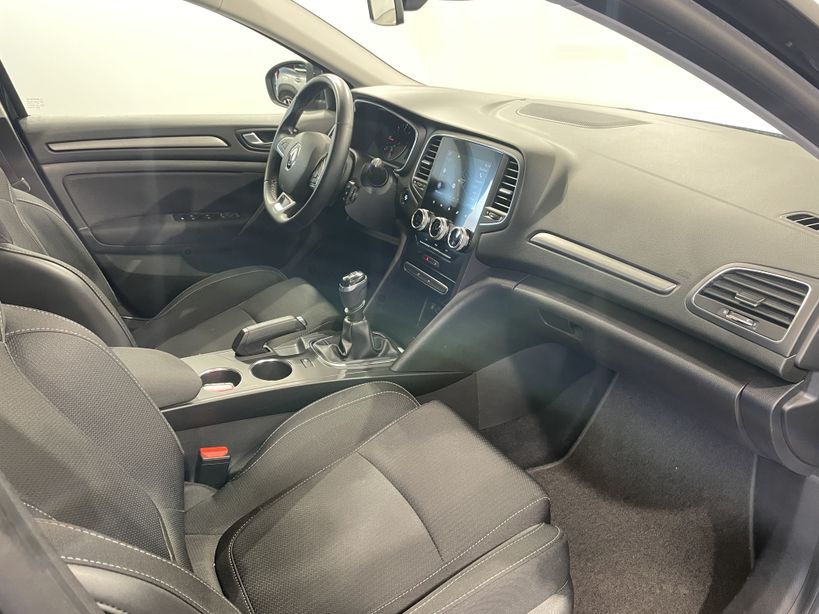 RENAULT MEGANE IV BERLINE 2022 - Photo n°8