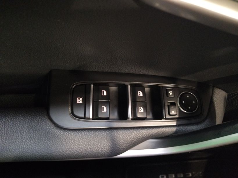 KIA XCEED HYBRIDE RECHARGEABLE 2021 - Photo n°29