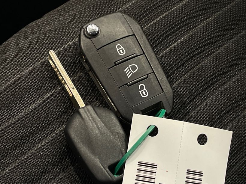 PEUGEOT 208 2023 - Photo n°49