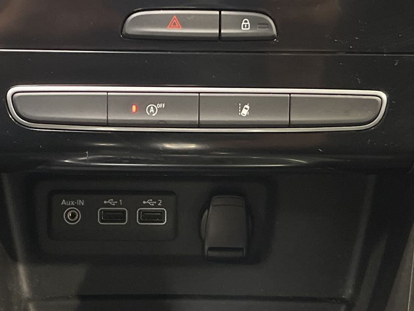 RENAULT MEGANE IV ESTATE 2020 - Photo n°17
