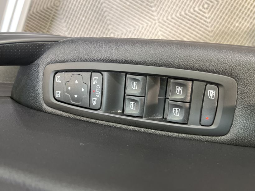 RENAULT MEGANE IV BERLINE 2021 - Photo n°33