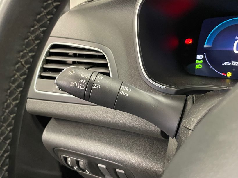 RENAULT MEGANE IV ESTATE 2021 - Photo n°19