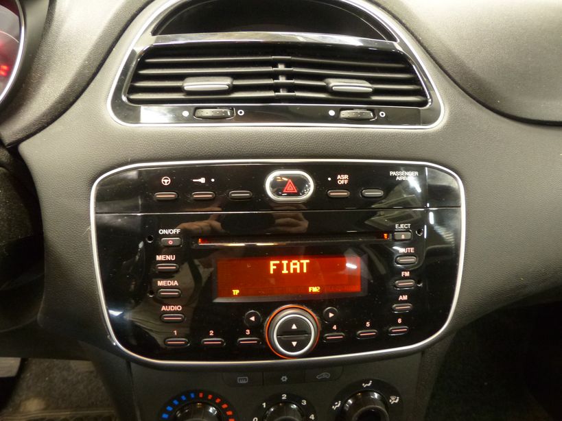 FIAT PUNTO 2015 - Photo n°13