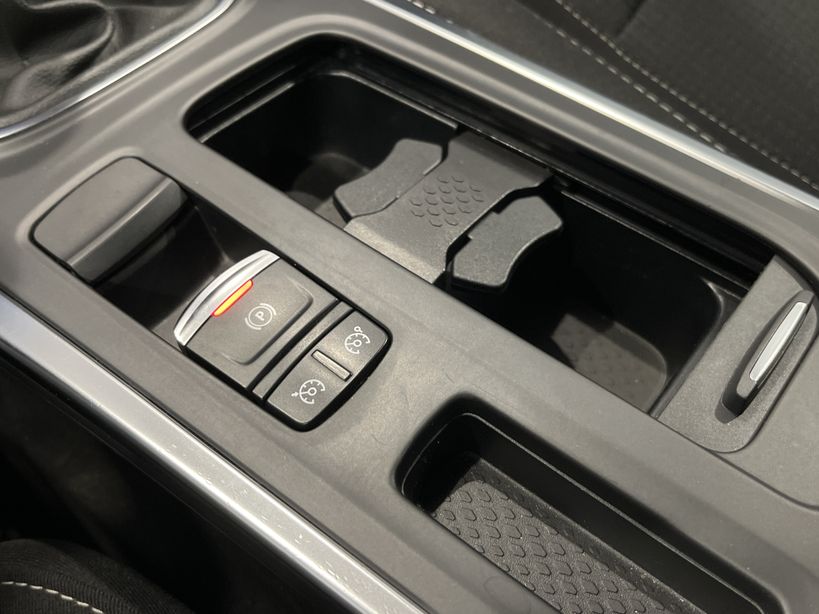 RENAULT MEGANE IV ESTATE BUSINESS 2019 - Photo n°20