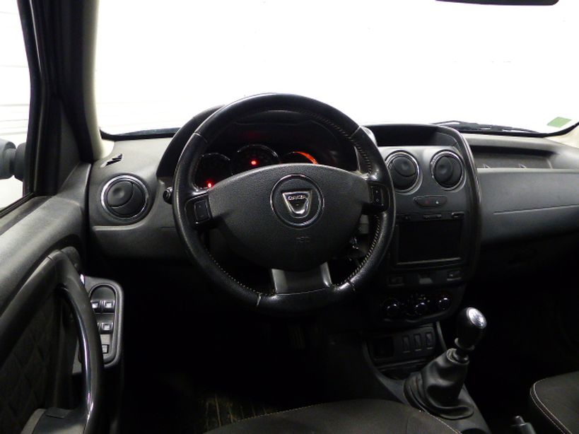DACIA DUSTER 2013 - Photo n°8