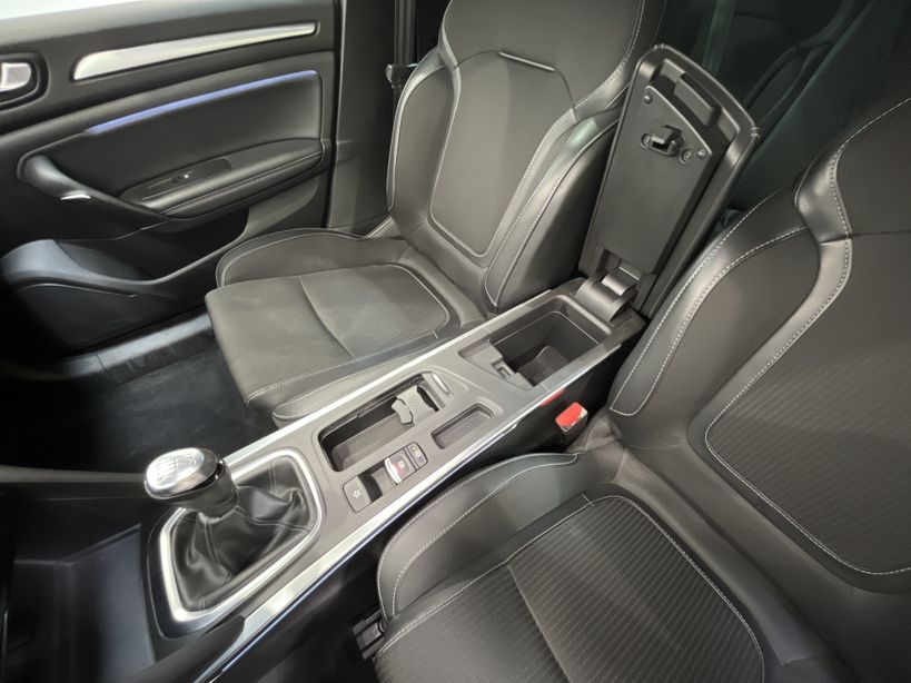 RENAULT MEGANE IV BERLINE 2021 - Photo n°20