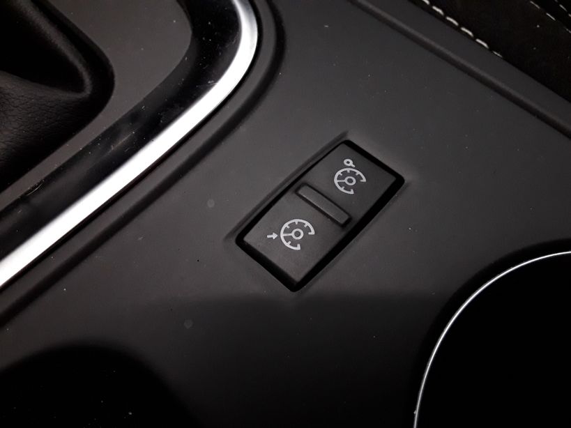 RENAULT MEGANE IV 2018 - Photo n°24