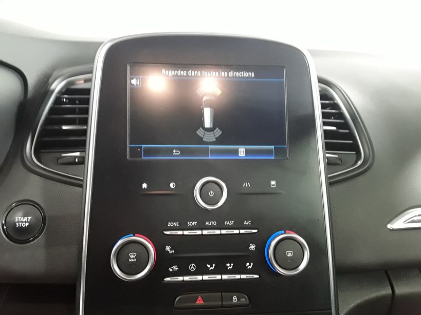 RENAULT GRAND SCENIC IV 2018 - Photo n°6