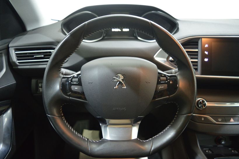 PEUGEOT 308 SW 2020 - Photo n°11