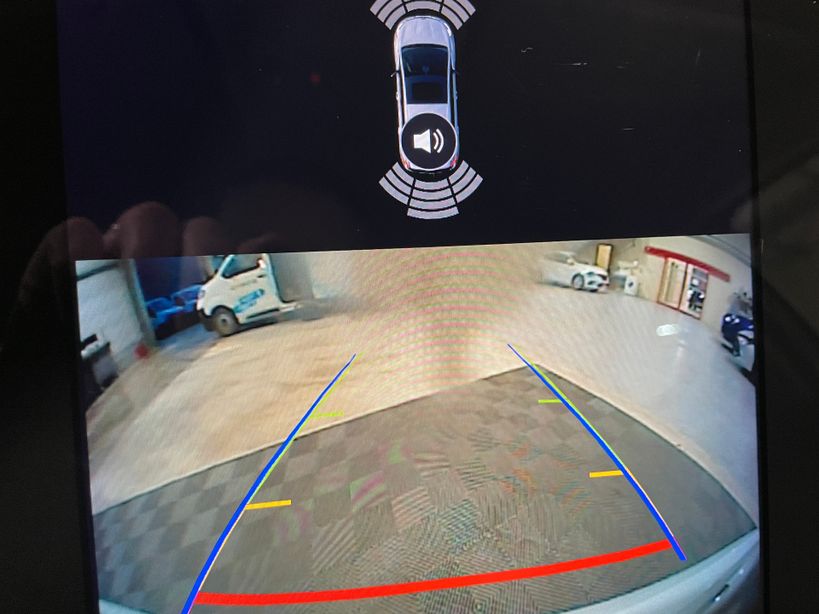 RENAULT MEGANE IV BERLINE 2022 - Photo n°5