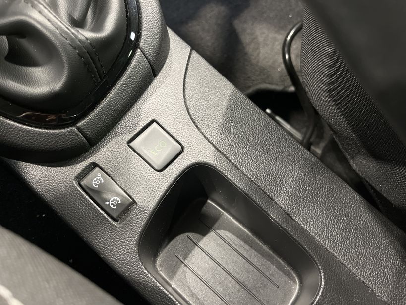 RENAULT CLIO IV 2018 - Photo n°20