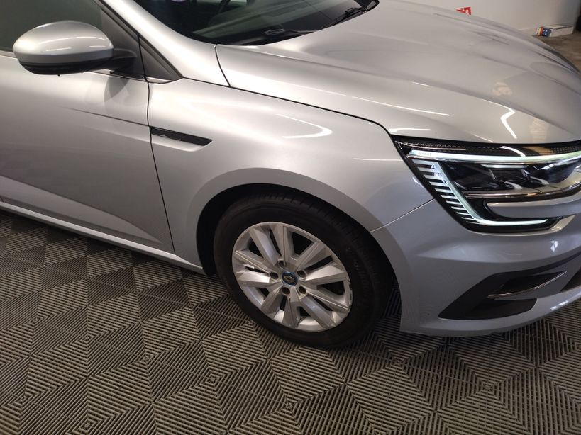 RENAULT MEGANE IV BERLINE 2021 - Photo n°5