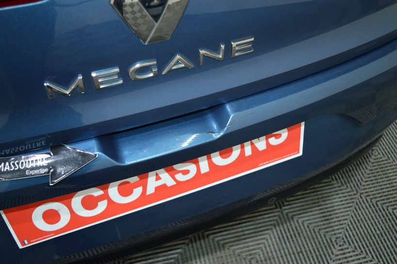 RENAULT MEGANE IV BERLINE 2018 - Photo n°14