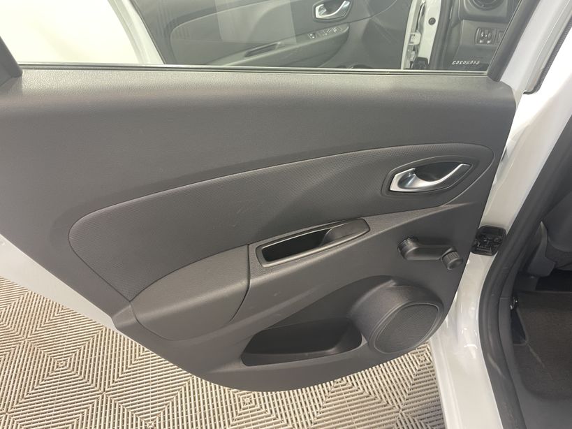 RENAULT CLIO IV ESTATE BUSINESS 2020 - Photo n°16