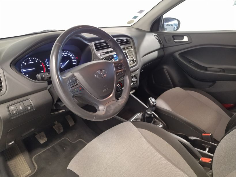 HYUNDAI i20 2015 - Photo n°30