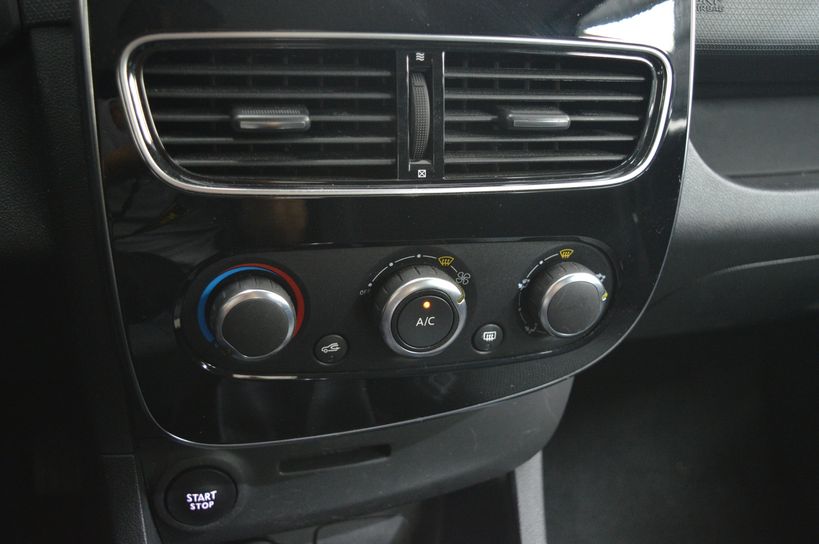 RENAULT CLIO IV 2019 - Photo n°16