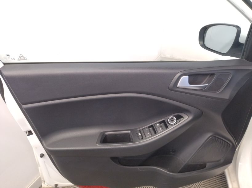 HYUNDAI i20 2015 - Photo n°10