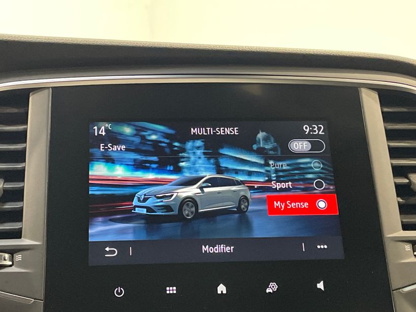 RENAULT MEGANE IV ESTATE 2022 - Photo n°12