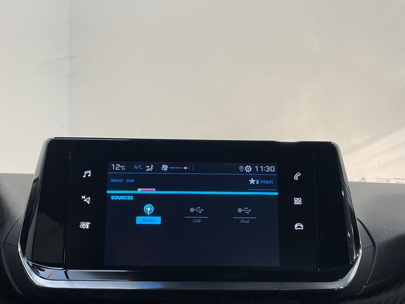 PEUGEOT 208 2022 - Photo n°14