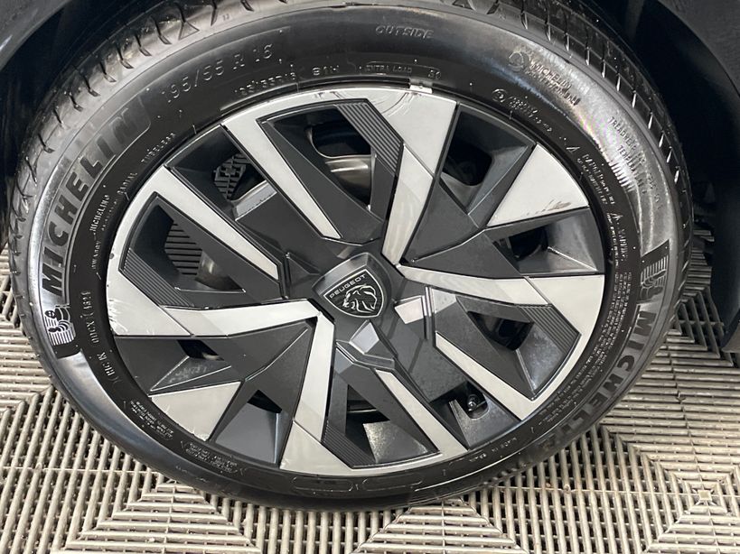 PEUGEOT 208 2025 - Photo n°3