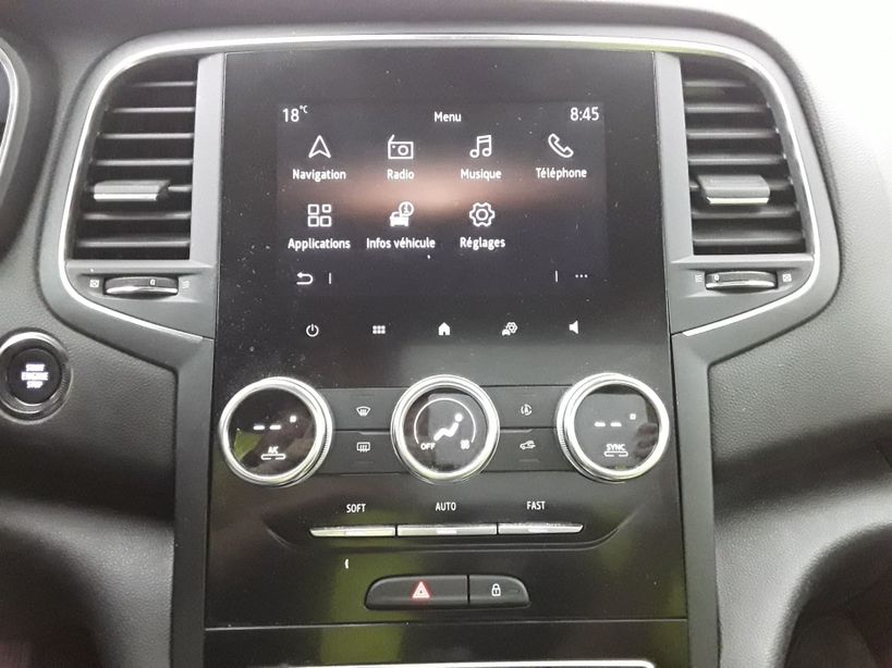 RENAULT MEGANE IV BERLINE 2021 - Photo n°13