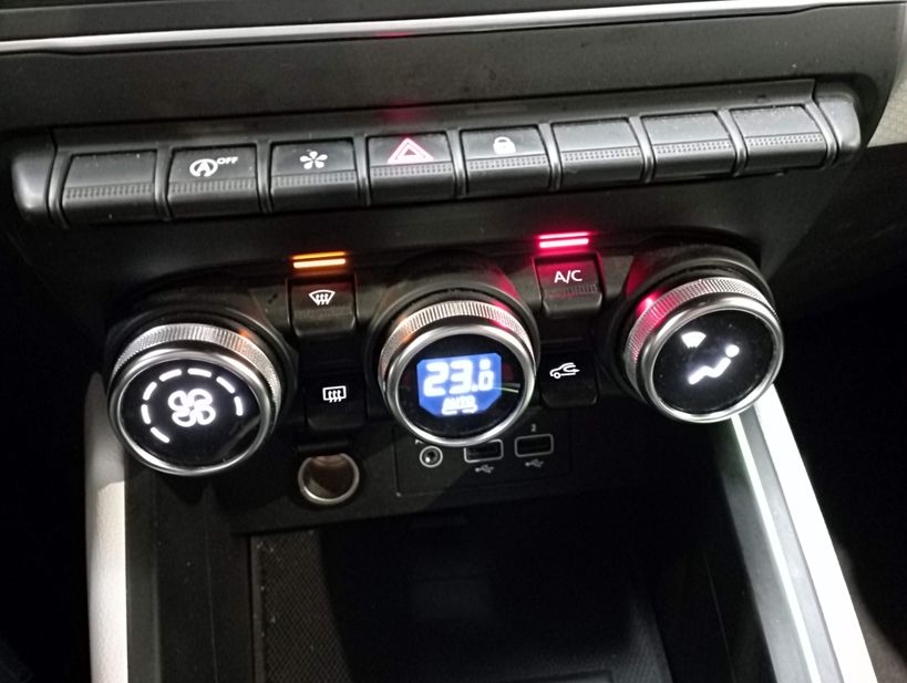 RENAULT CLIO V 2021 - Photo n°23