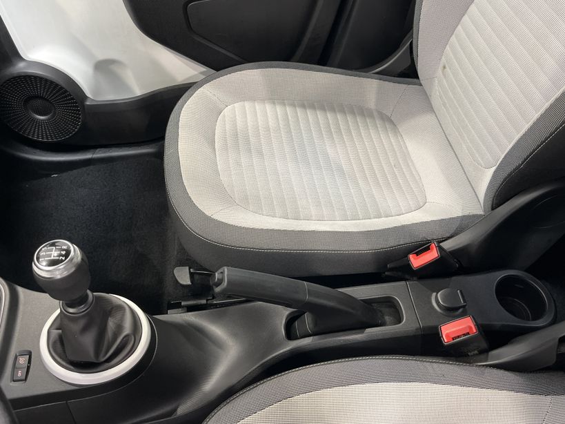 RENAULT TWINGO III 2021 - Photo n°19