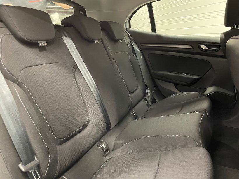RENAULT MEGANE IV BERLINE 2022 - Photo n°11