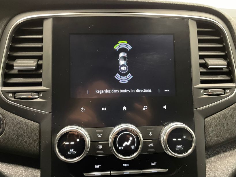 RENAULT MEGANE IV BERLINE 2021 - Photo n°26