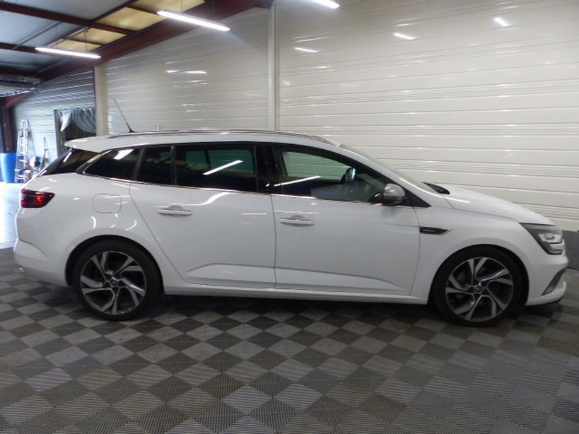 RENAULT MEGANE IV ESTATE 2017 - Photo n°14