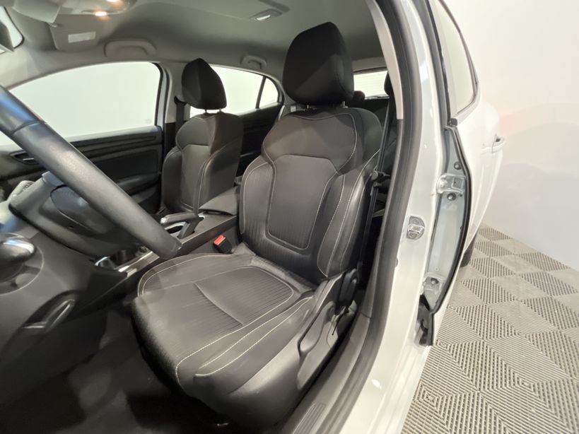 RENAULT MEGANE IV BERLINE BUSINESS 2019 - Photo n°9