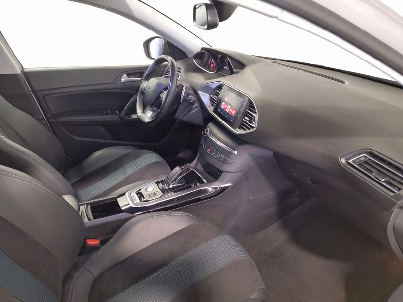 PEUGEOT 308 2020 - Photo n°8