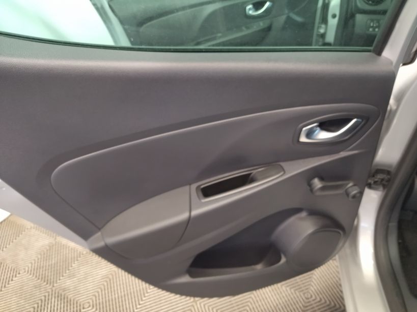 RENAULT CLIO IV 2020 - Photo n°16