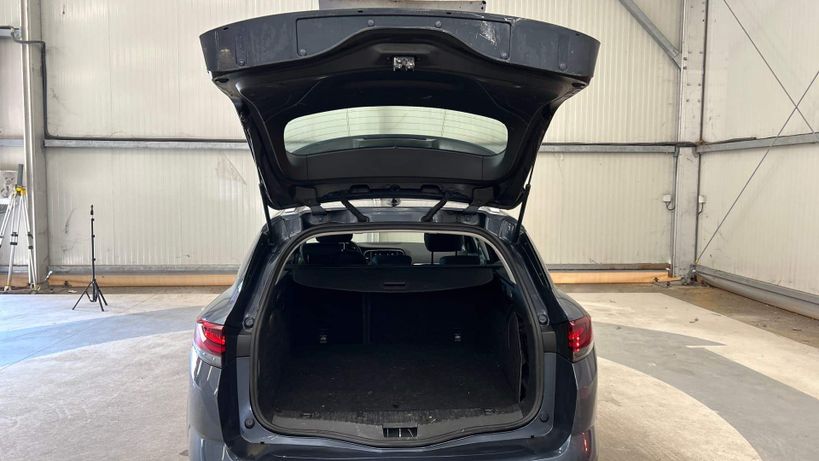 RENAULT MEGANE IV ESTATE 2022 - Photo n°15