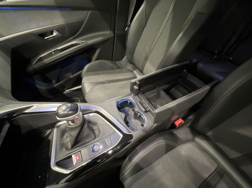 PEUGEOT 5008 2019 - Photo n°21